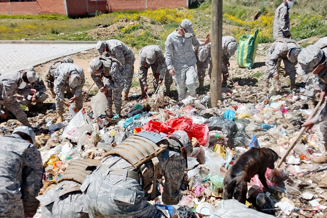 Armada refuerza compromiso con el medio ambiente en zonas lacustres de La Paz