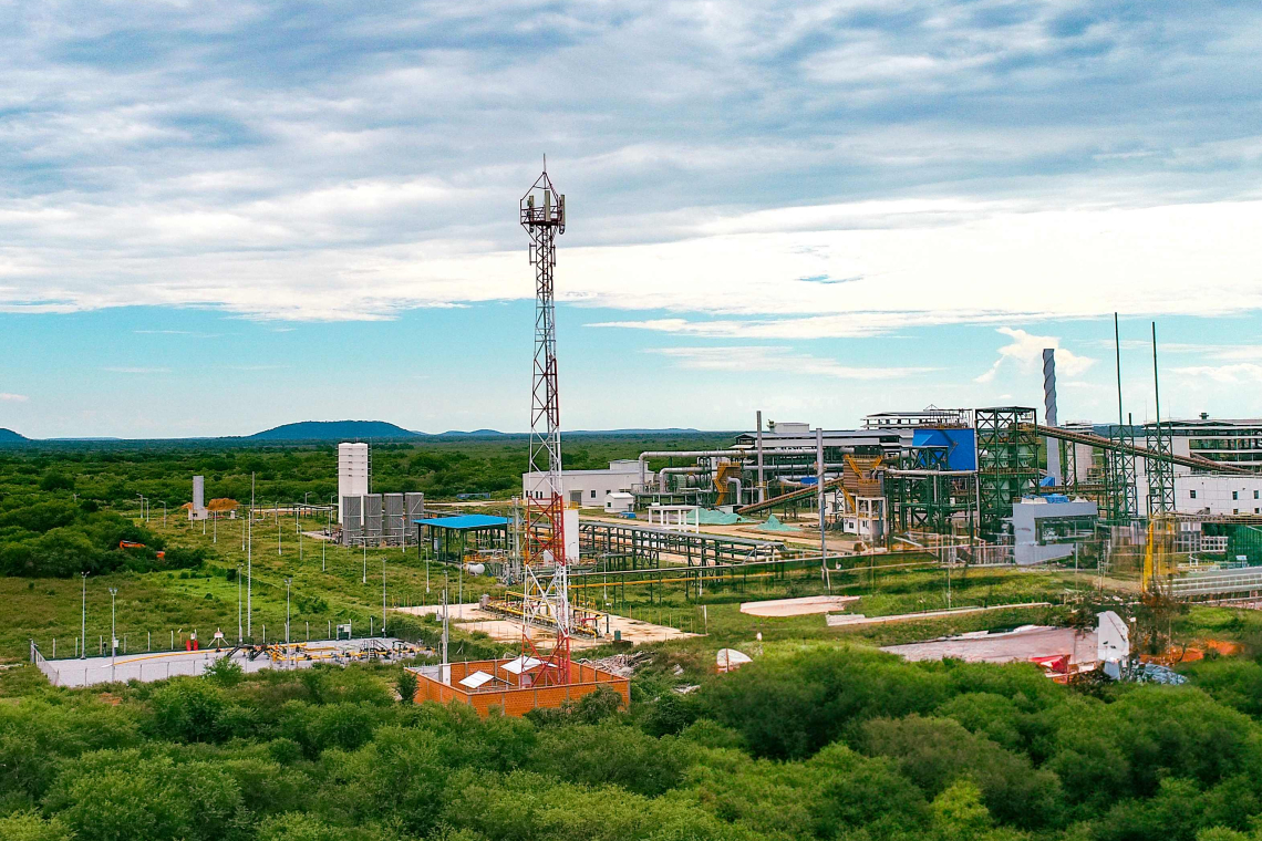 ENTEL fortalece la conectividad en el mutún con moderna radio base 