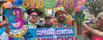La Policía sensibiliza no a la Violencia en el Carnaval del Bicentenario