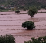 Defensa Civil moviliza ayuda y trabajos de reencauce en Cuenca Arque