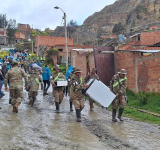 Defensa Civil desplaza militares y ayudan a damnificados en Codavisa