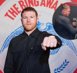 Canelo Álvarez golpea a entrevistador por nombrar boxeadores mejores que él