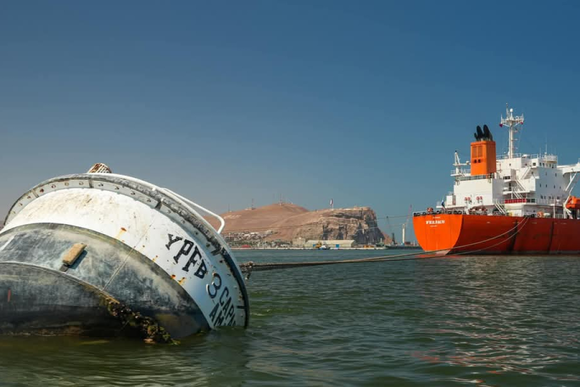 Concluye descarga de buque de gasolina en Arica y despachan volúmenes adicionales en Bolivia