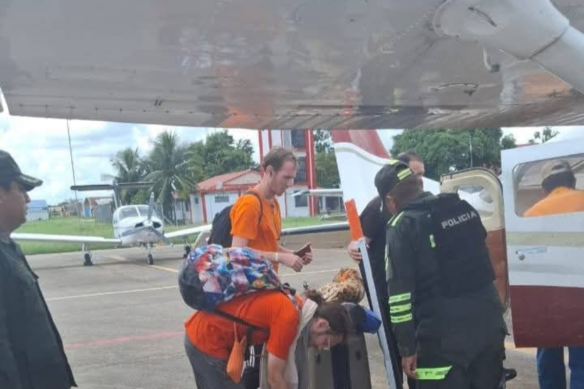 Migración de Bolivia expulsa a 20 extranjeros de Kailasa 