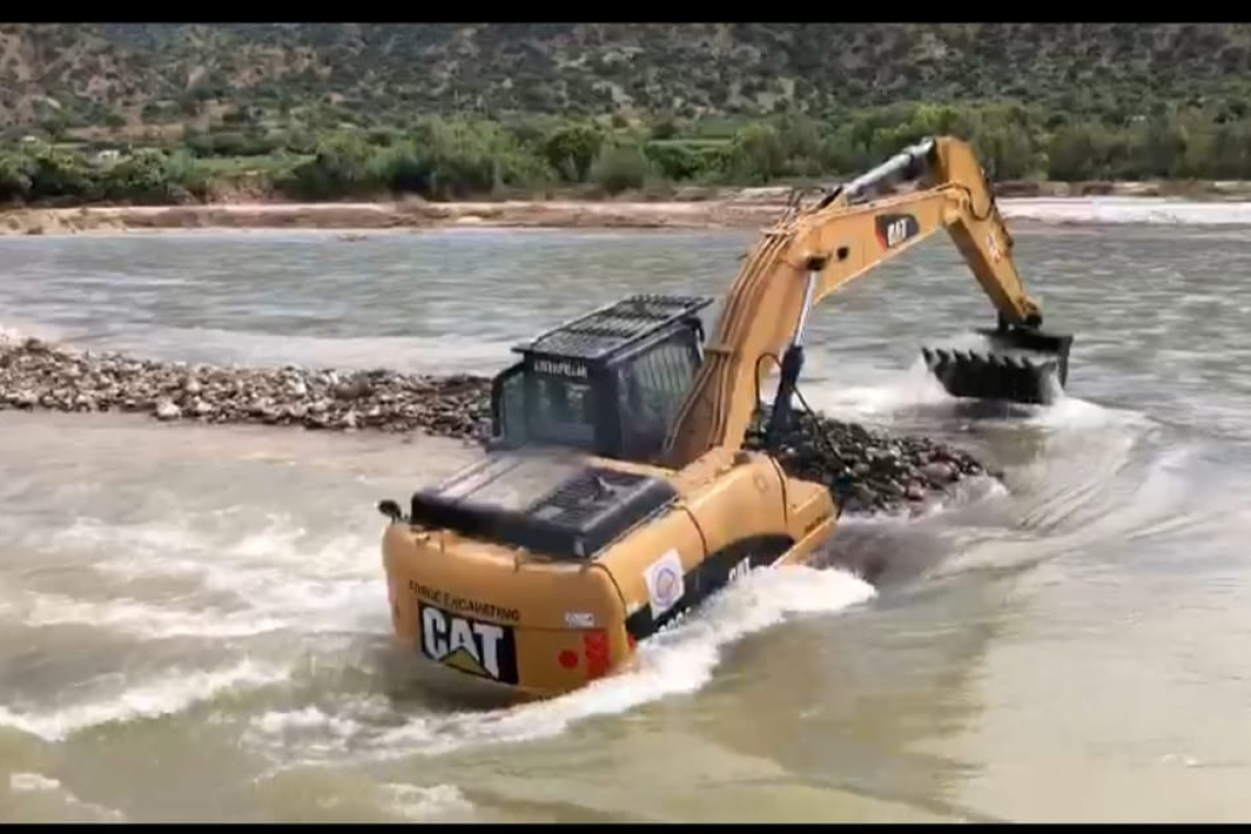 Gobierno inicia rehabilitación en Omereque tras desborde del río Mizque