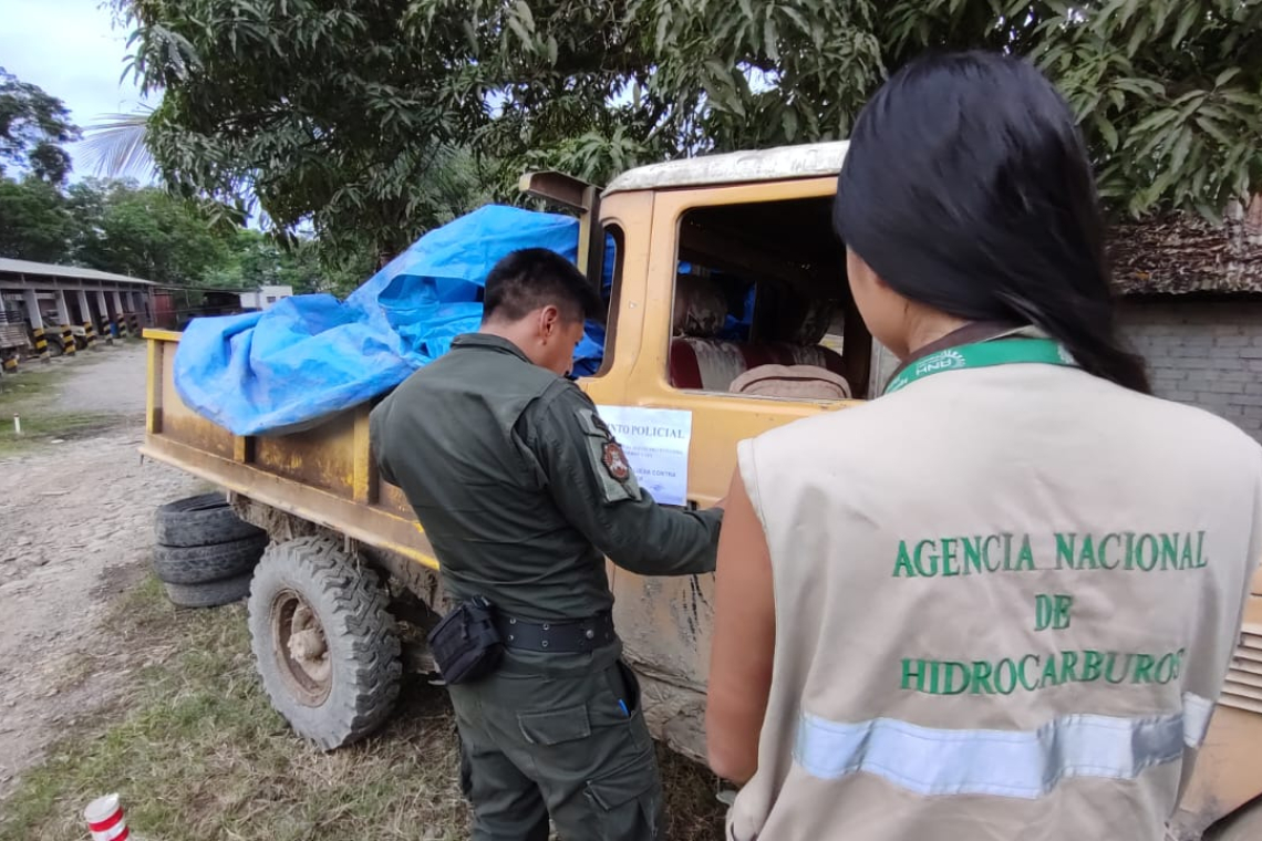 La ANH intercepta dos vehículos sin placas que transportaban  Diésel Oíl 