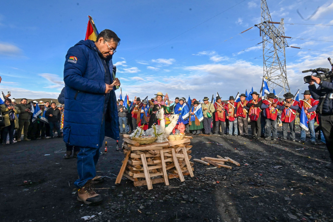 Arce participa de la ofrenda de agradecimiento a la Pachamama por los 30 años del MAS – IPSP
