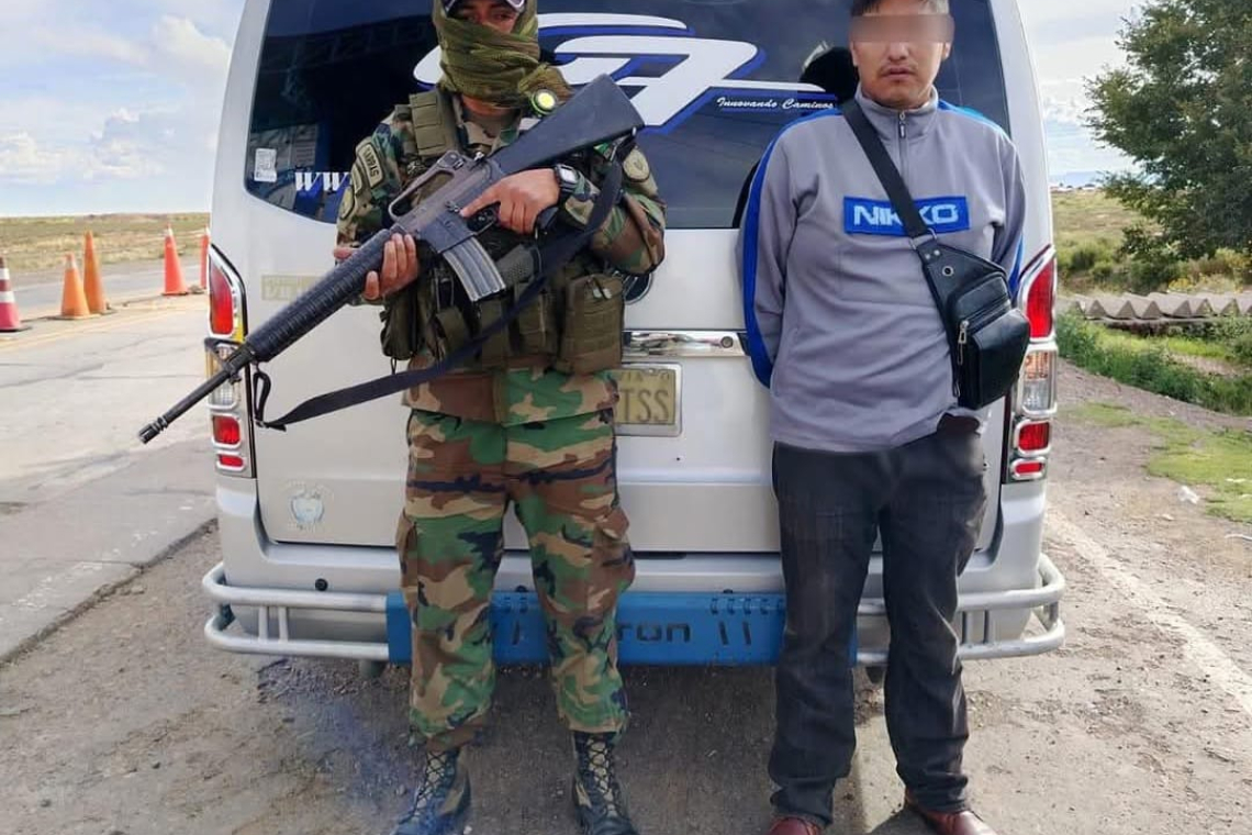 Capturan a sujeto que llevaba en su cuerpo 39 capsulas con clorhidrato