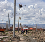 Avanza proyecto para potenciar suministro eléctrico en la zona industrial de Oruro 