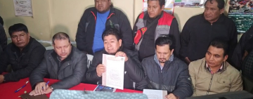 Chóferes levantan bloqueos a los Yungas tras acuerdo con el Gobierno, se reanudan viajes desde la Terminal Minasa 