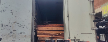 Desarticulan red de tráfico de madera ilegal en furgones frigoríficos de carne