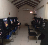 AJ interviene juego ilegal y confiscan seis maquinas