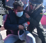 Policía interviene y dispersa movilización evista violenta