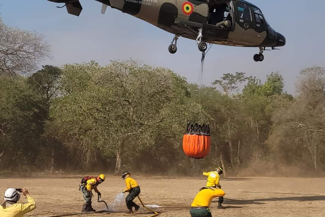 𝐂𝐂𝐑𝐄𝐀 𝐜𝐞𝐥𝐞𝐛𝐫𝐚 𝐭𝐫𝐞𝐬 𝐚ñ𝐨𝐬 𝐝𝐞 𝐬𝐞𝐫𝐯𝐢𝐜𝐢𝐨 𝐚𝐥 𝐩𝐮𝐞𝐛𝐥𝐨 𝐛𝐨𝐥𝐢𝐯𝐢𝐚𝐧𝐨