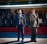 Policía rinde honores y garantiza subordinación a nuevo ministro Ríos