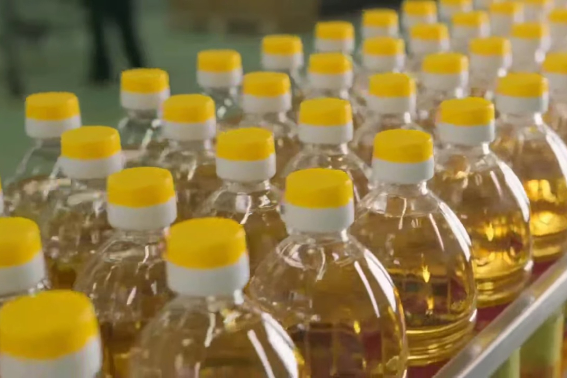 Denuncian que mayoristas compran aceite de Emapa y supermercados privados para revenderlo