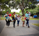 Destacan a las madres, símbolo de coraje y maternidad y maternidad