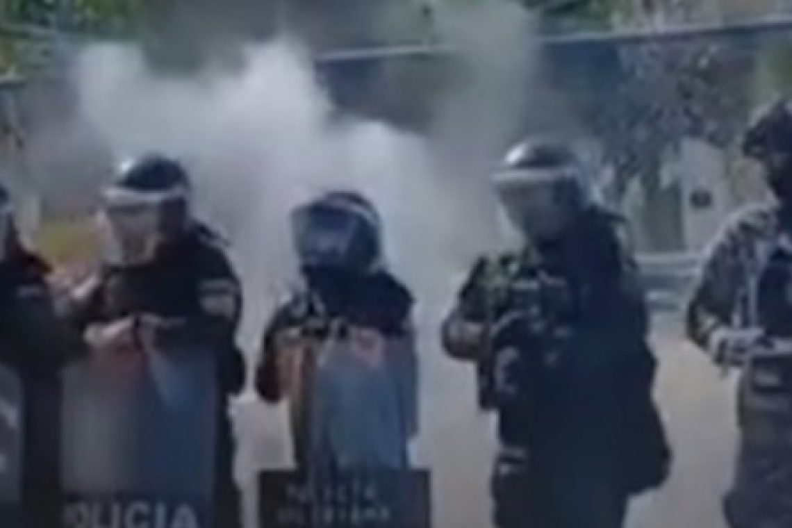 Una explosión en el ingreso a la planta de YPFB deja dos policías heridos en Cochabamba