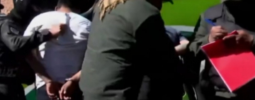 Capturan a siete personas que portaban cinco armas, uniformes policiales y placas falsas en Parotani