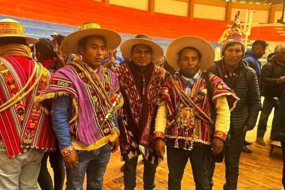 Gobierno condena violencia de evistas y denuncia sabotaje a la democracia