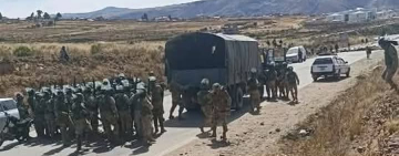 Presidente instruye a FFAA y Policía dejar expedita la carretera La Paz-Cochabamba