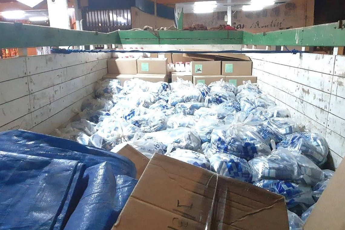 Gobierno lleva alimentos para contingente militar y policial en Llallagua