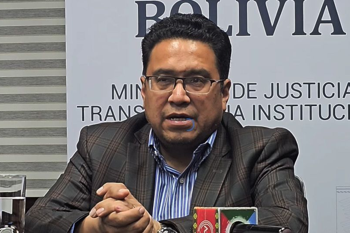 Justicia ordena detención preventiva del exministro César Siles en la cárcel de Patacamaya por cinco meses