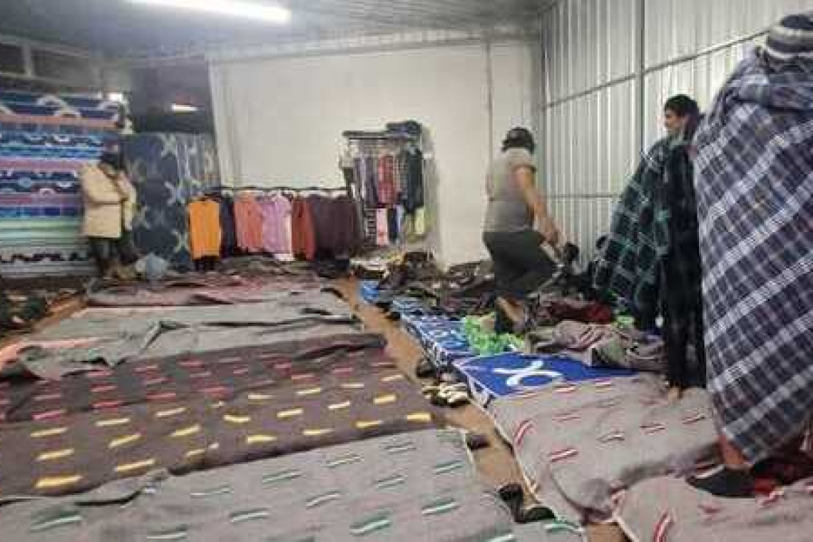 Habilitan tres albergues ante ola de frío, acogerán a más de 200 personas en situación de calle en La Paz