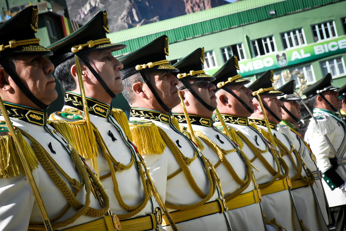 Presidente rinde homenaje a policías, la emboscada no quedará impune