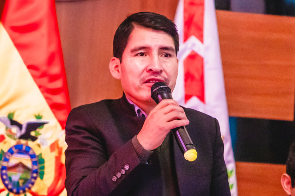 Ordenan detención domiciliaria y arraigo para acusada de causar graves lesiones al Gobernador de Chuquisaca