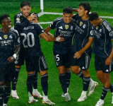 Real Madrid goleó 3-0 al Salzburgo y se clasificó a los octavos de final del Mundial de Clubes como líder en su grupo