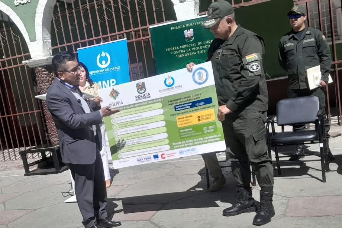 Presentan Banners informativos sobre DDHH en celdas policiales