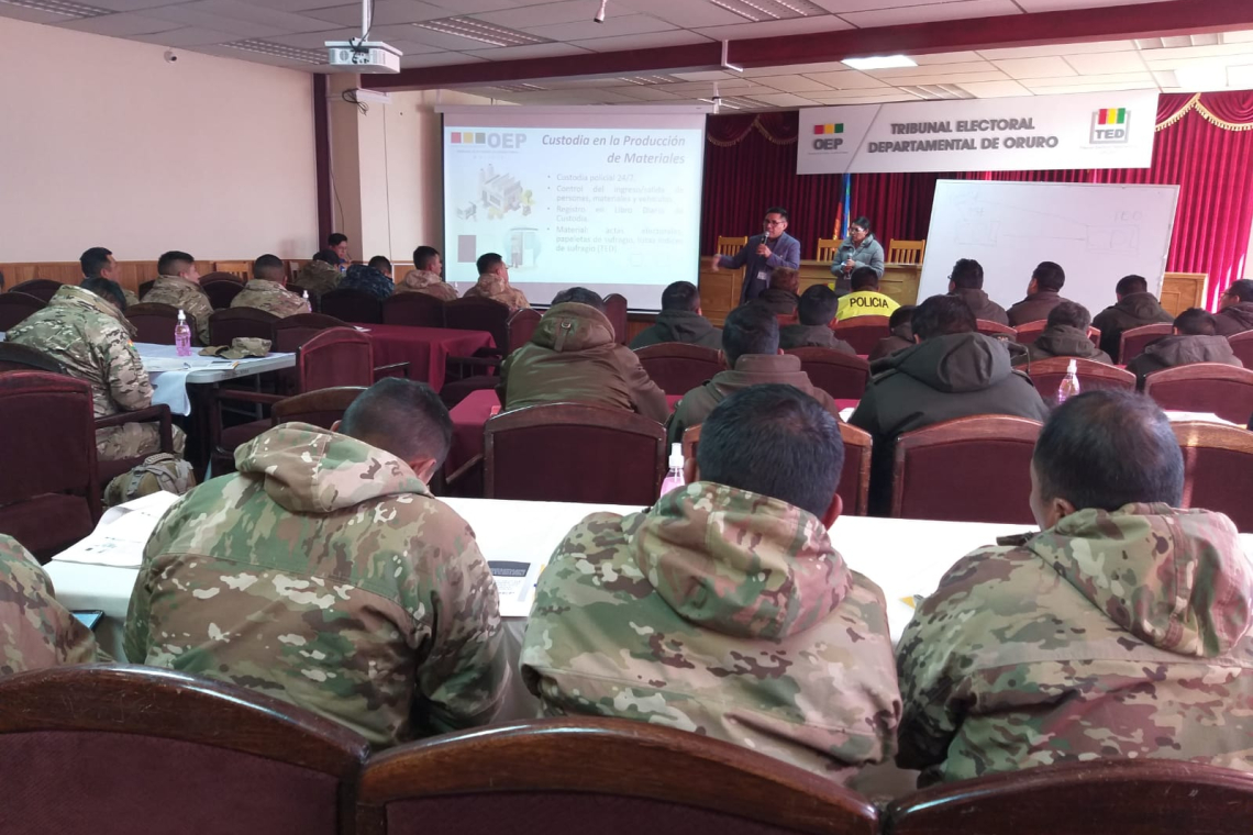 Ejército y Policía se capacitan en la Cadena de Custodia Electoral