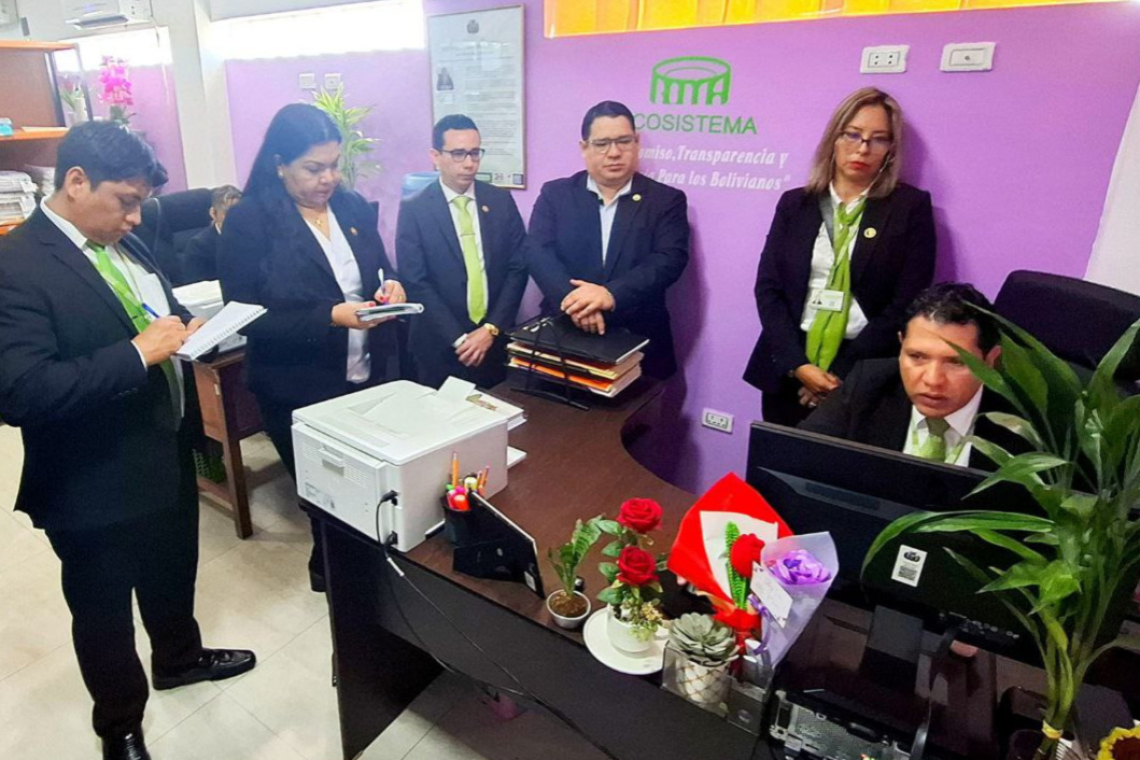 Fiscal General evalúa desempeño de fiscales de carrerea y personal del IDIF