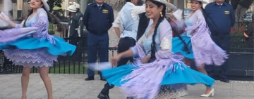 𝗖𝗼𝗰𝗵𝗮𝗯𝗮𝗺𝗯𝗮 𝗿𝗶𝗻𝗱𝗲 𝗵𝗼𝗺𝗲𝗻𝗮𝗷𝗲 𝗮𝗹 𝗕𝗶𝗰𝗲𝗻𝘁𝗲𝗻𝗮𝗿𝗶𝗼 𝗱𝗲 𝗕𝗼𝗹𝗶𝘃𝗶𝗮