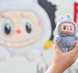 ¿Cómo la pasión por los Labubu llevó a su creador hasta el 'top 10' de los más ricos de China? 