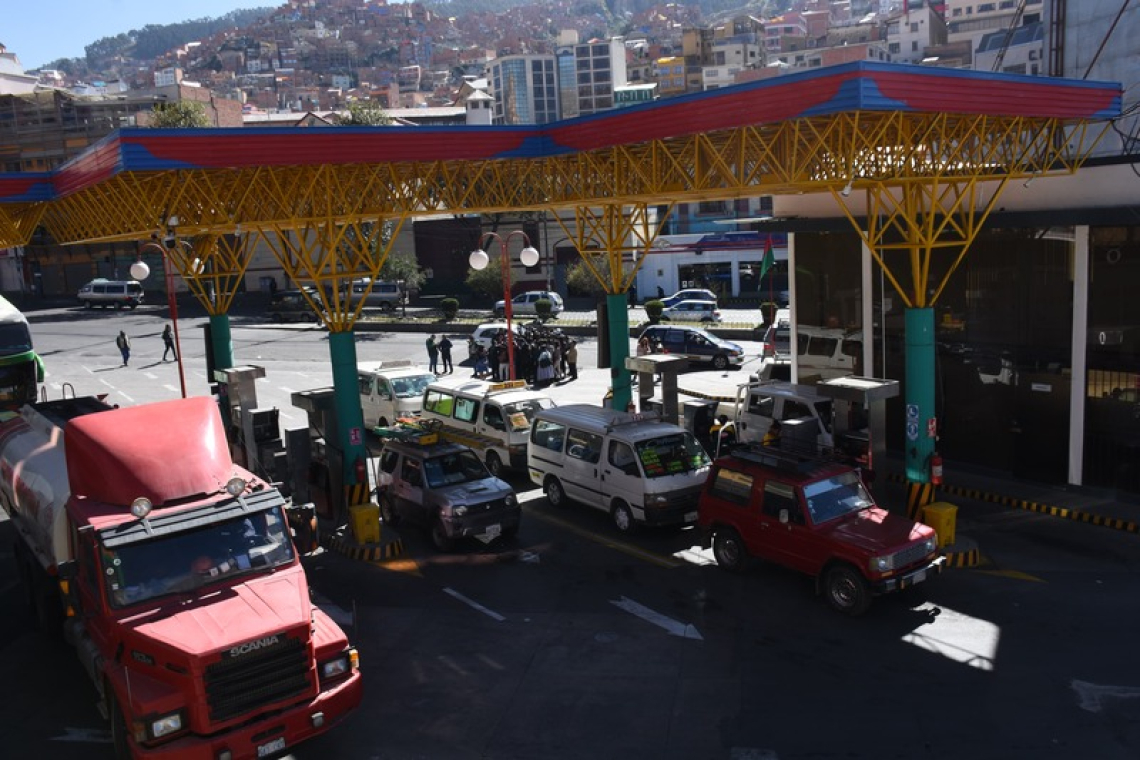 YPFB garantiza 100% de despachos de combustible y requiere de más presupuesto para subir la oferta