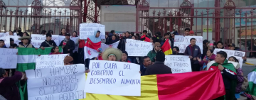 Transporte Interdepartamental se moviliza por Diesel en La Paz