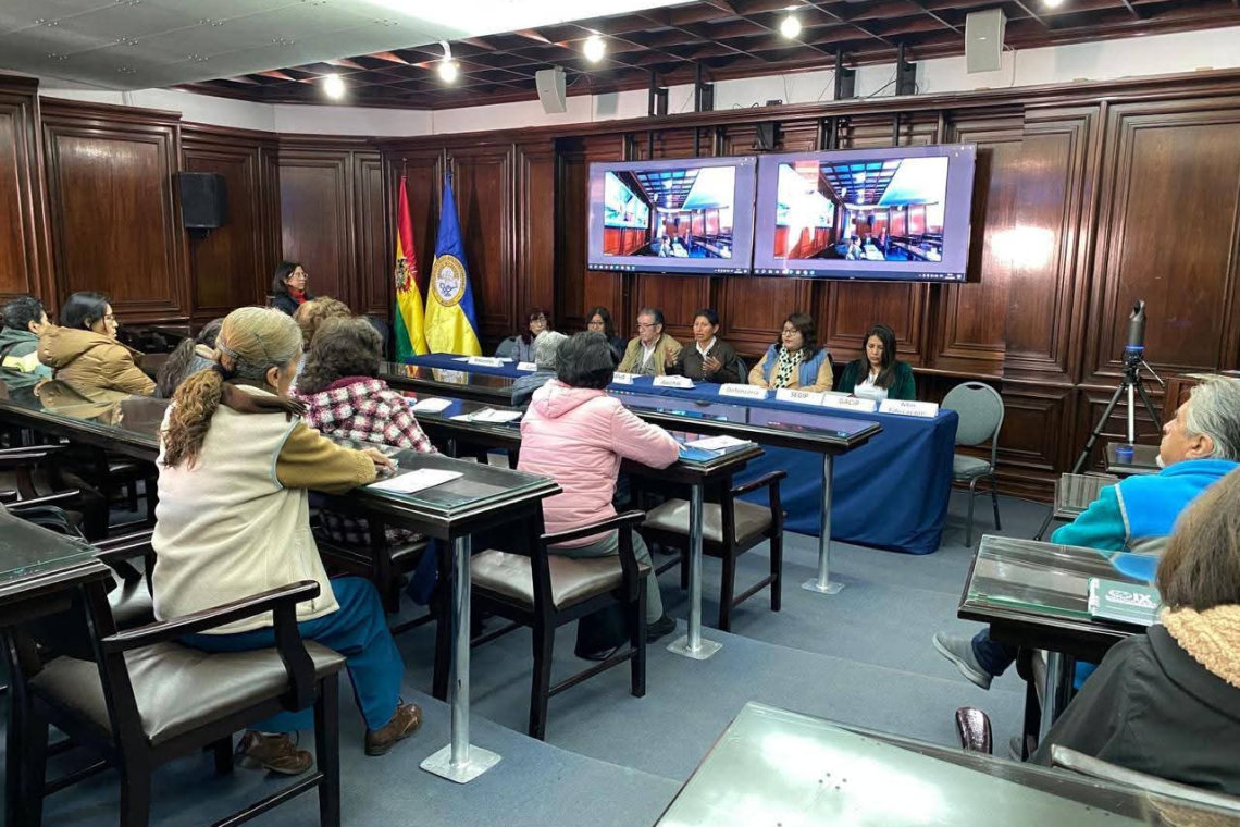 En La Paz SEGIP brinda identidad a personas de la tercera edad