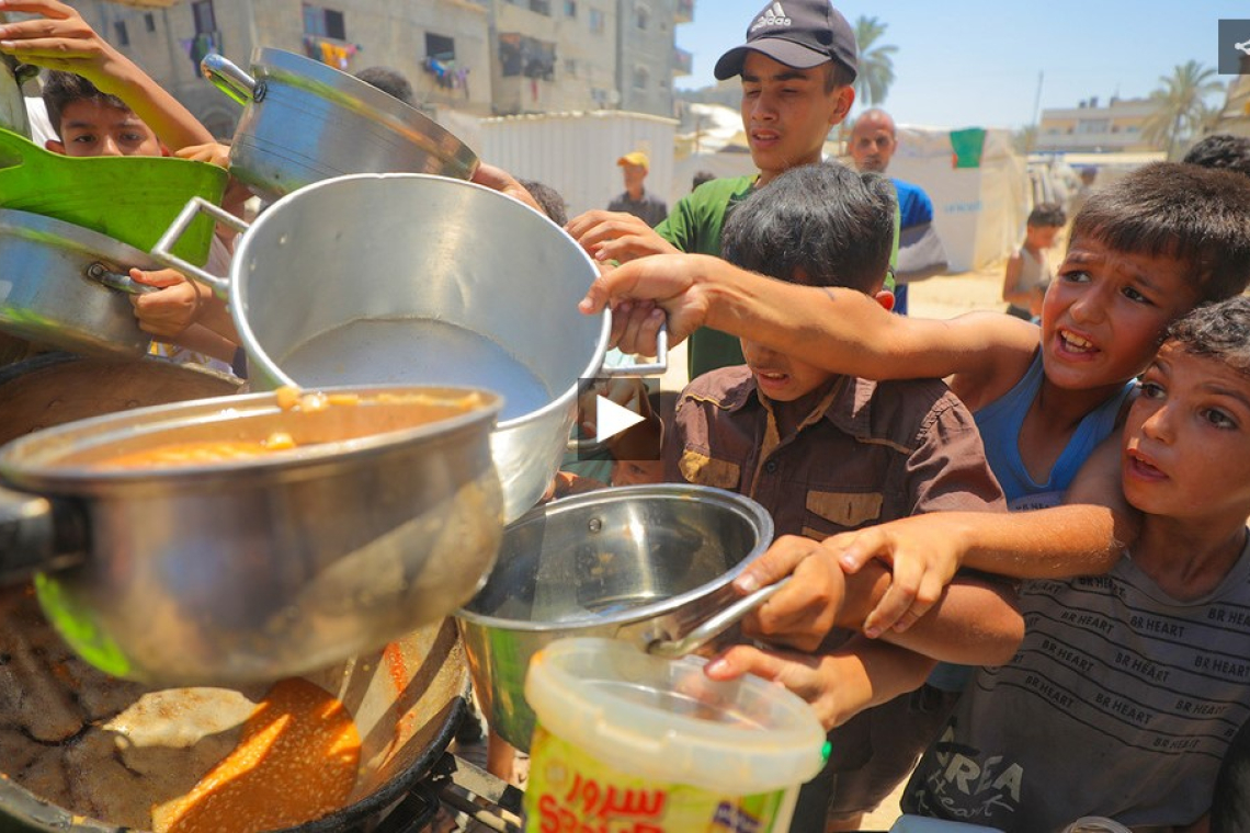 Gaza agoniza por desnutrición bajo el bloqueo israelí y falsas promesas de ayuda