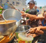 Gaza agoniza por desnutrición bajo el bloqueo israelí y falsas promesas de ayuda