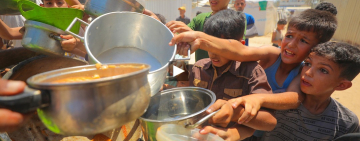 Gaza agoniza por desnutrición bajo el bloqueo israelí y falsas promesas de ayuda