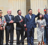 Presidente Arce alerta en Bogotá que la Amazonia enfrenta una crisis