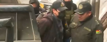 Pumari llega al penal de San Pedro bajo un fuerte resguardo policial en La Paz