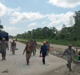En Cochabamba desplazan a 70 bomberos para sofocar incendios forestales