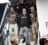 Arturo Murillo expulsado de EEUU llega a Bolivia y aguarda su reclusión