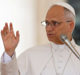 Un “ciberapóstol” y un alpinista: la vida de los dos jóvenes, separados por un siglo, que fueron proclamados santos por el papa León XIV