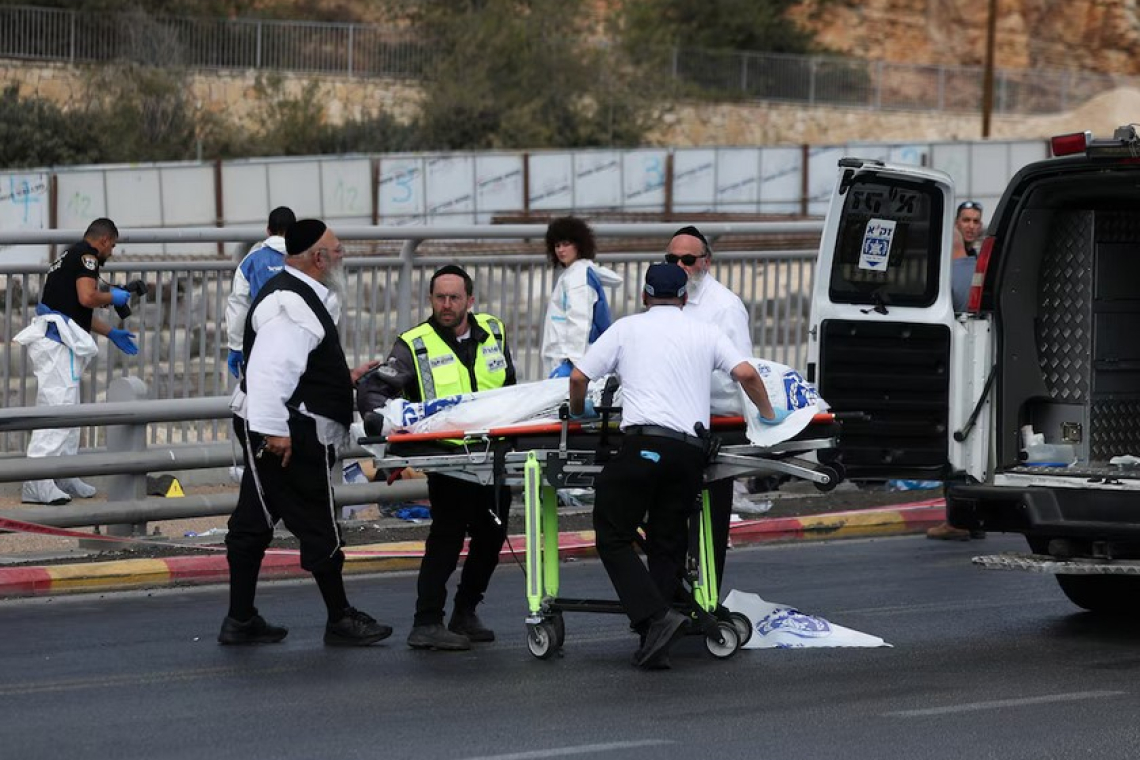 Ataque terrorista en Jerusalén: al menos seis muertos y varios heridos en un tiroteo contra un autobús de pasajeros