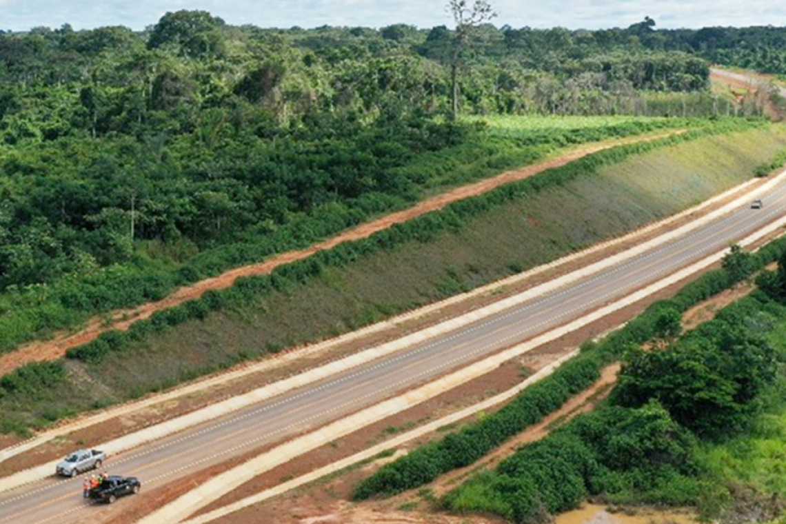 Gobierno invierte más de Bs 4.400 millones en 200 obras por el Bicentenario de Bolivia