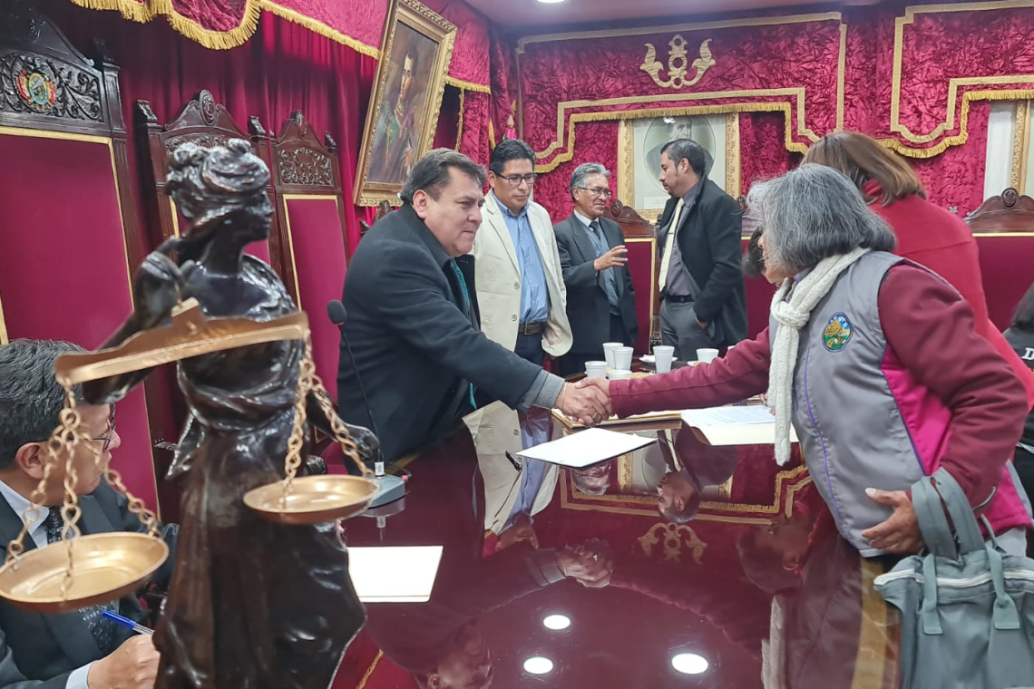 Fiscal sugiere jornadas laborales y trabajos comunitarios para des hacinar cárceles